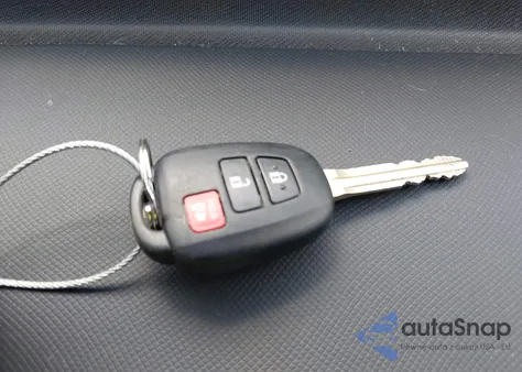 2018 Toyota Prius C Two из США, поврежденный, VIN JTDKDTB3XJ1599863